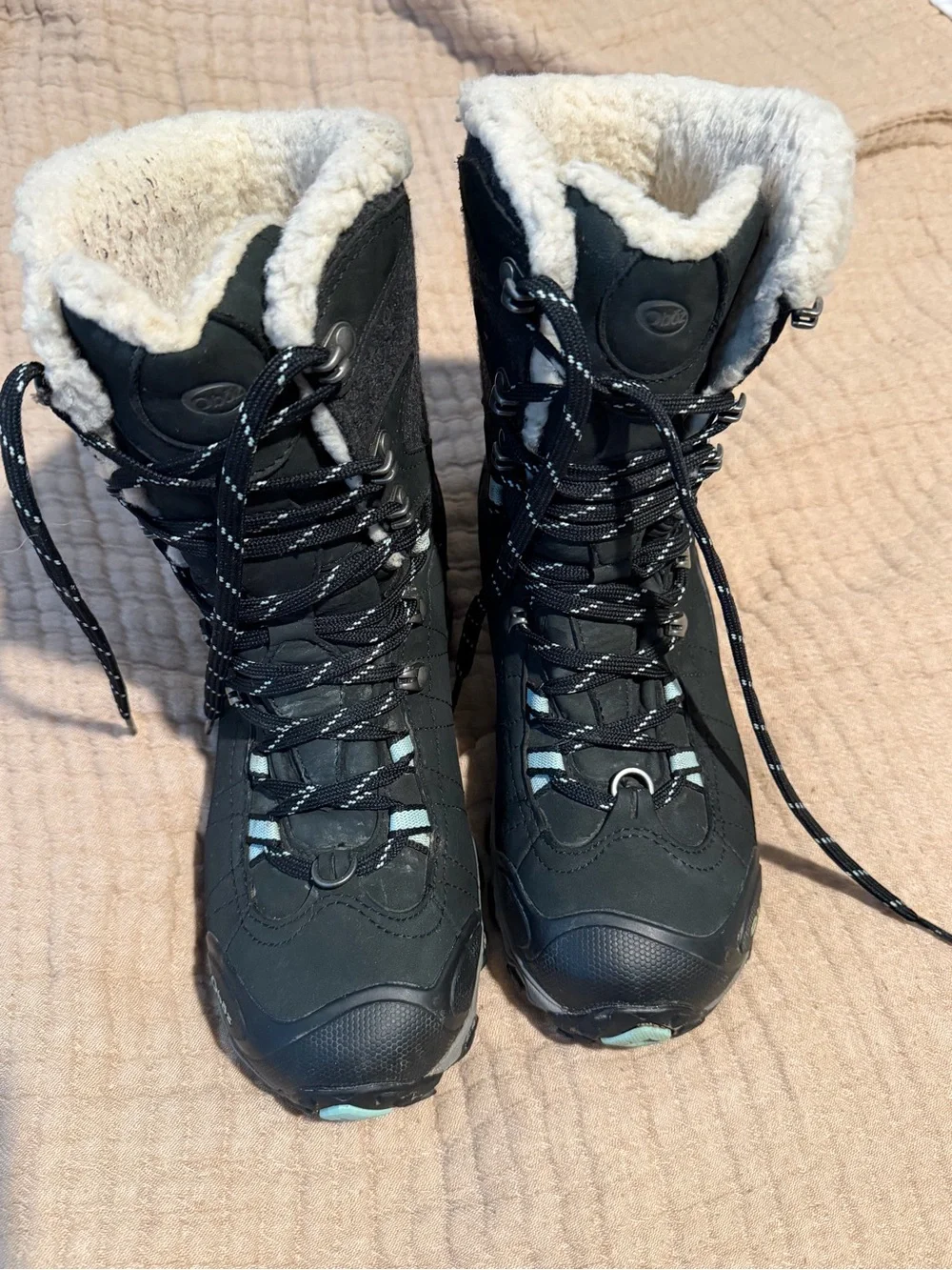 Women's Black Winter Lace-Up Boots with Cozy Faux Shearling